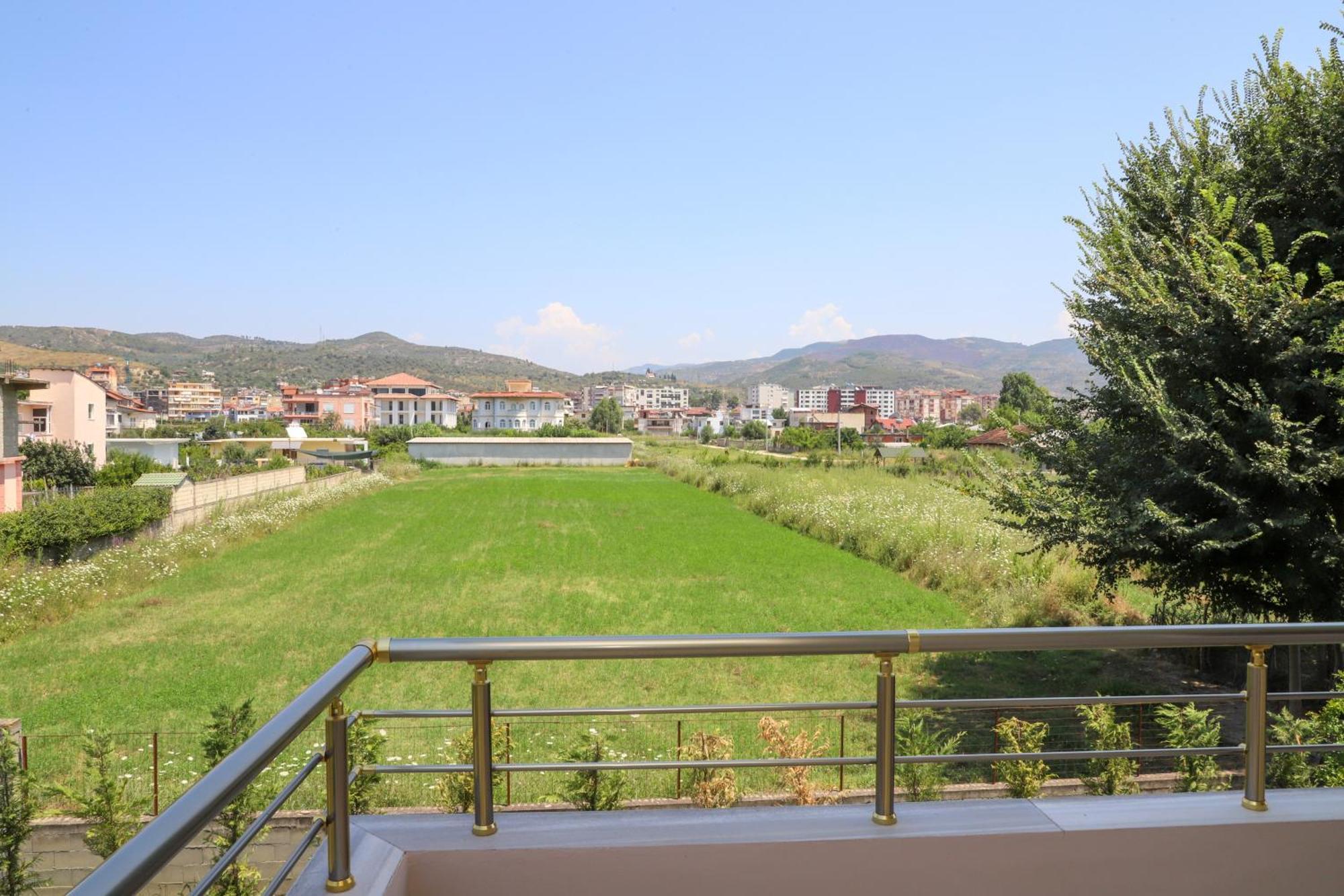 Villa Fjorentin 培拉特 外观 照片