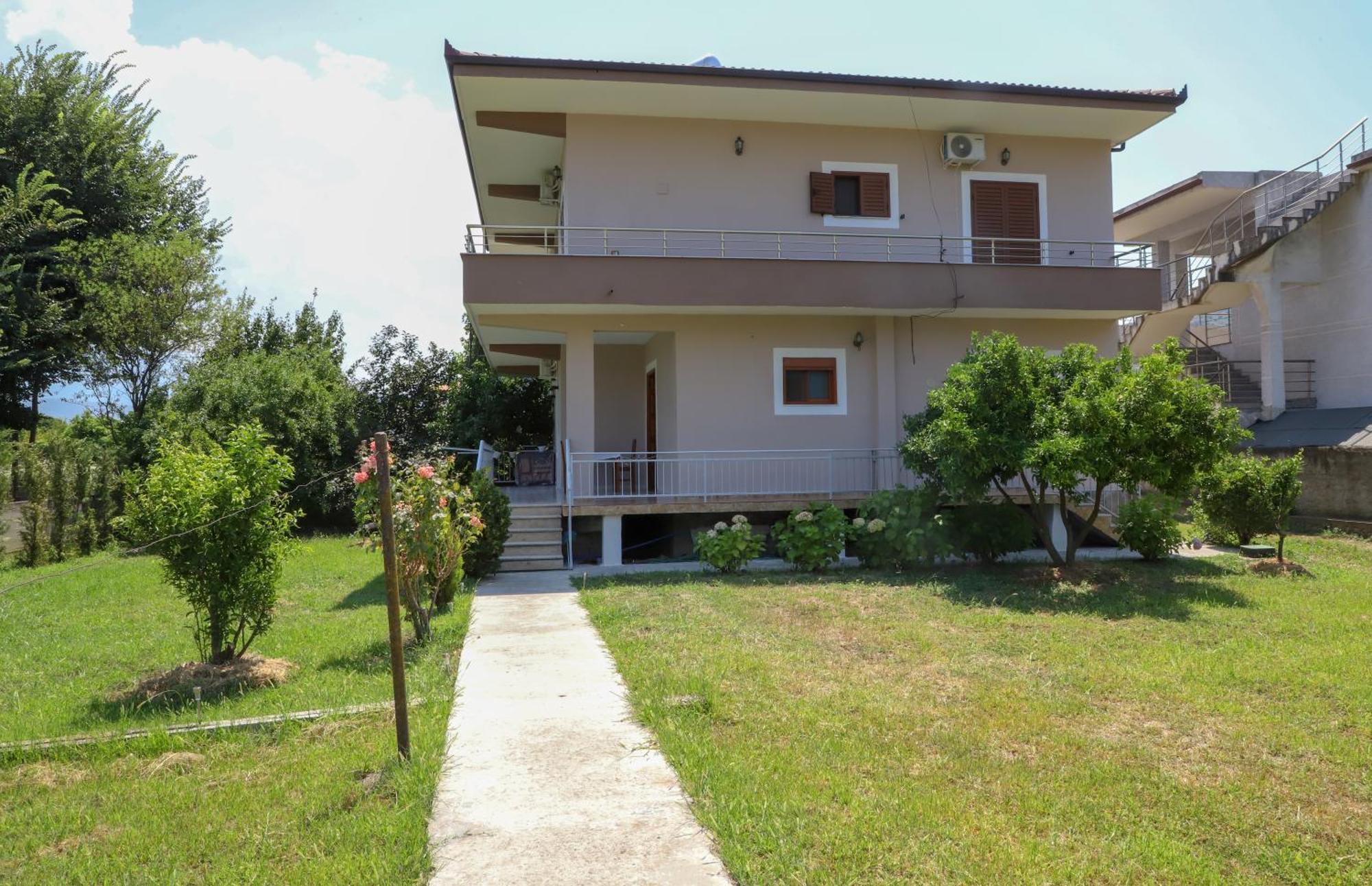 Villa Fjorentin 培拉特 外观 照片